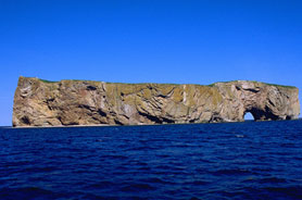 Découvrir le rocher Percé et la cuisine de la mer dans la région touristique de la Gaspésie